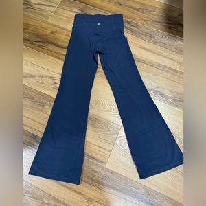 Athleta Elation Flare Pant - Size Small - Navy - Excellent Condition